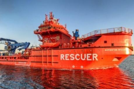 Аварийно-спасательное судно «Берингов пролив» - прибыло на рейд морского порта Корсаков